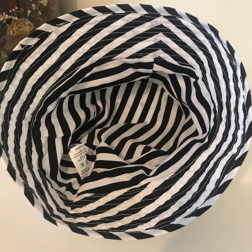 🎁Panda Bucket Hat - Picture 2 of 3